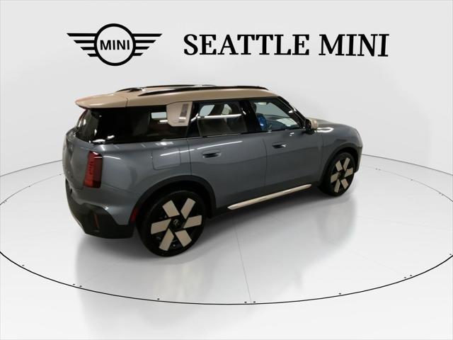 Photo of 2025 Smokey Green Metallic MINI Countryman