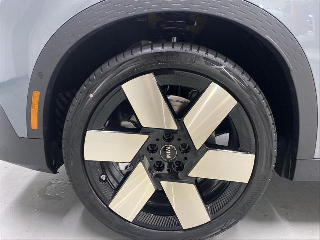 Photo of 2025 Smokey Green Metallic MINI Countryman