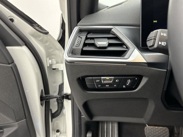 Photo of 2024 Alpine White BMW 330