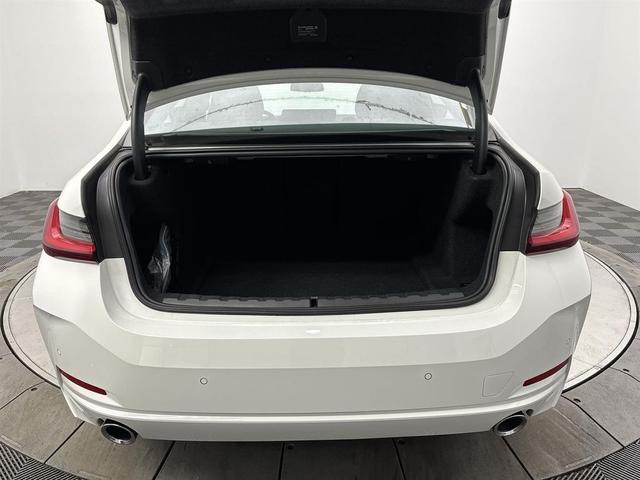 Photo of 2024 Alpine White BMW 330