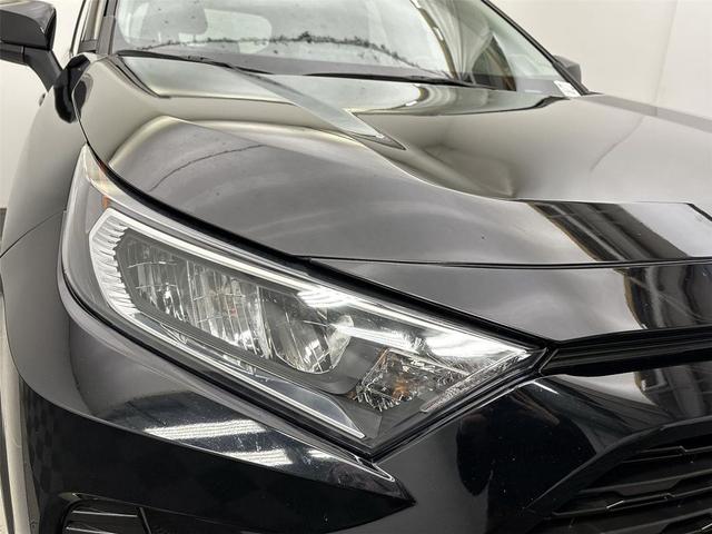 Photo of 2020 Midnight Black Metallic Toyota RAV4