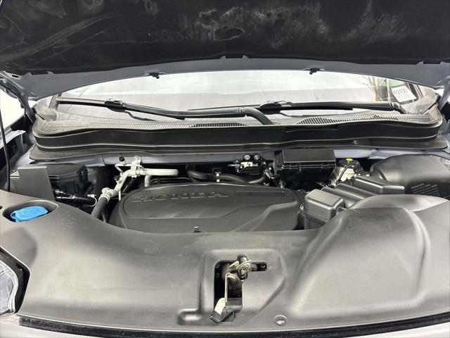 Photo of 2022 Sonic Gray Pearl Honda Pilot