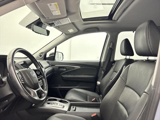 Photo of 2022 Sonic Gray Pearl Honda Pilot
