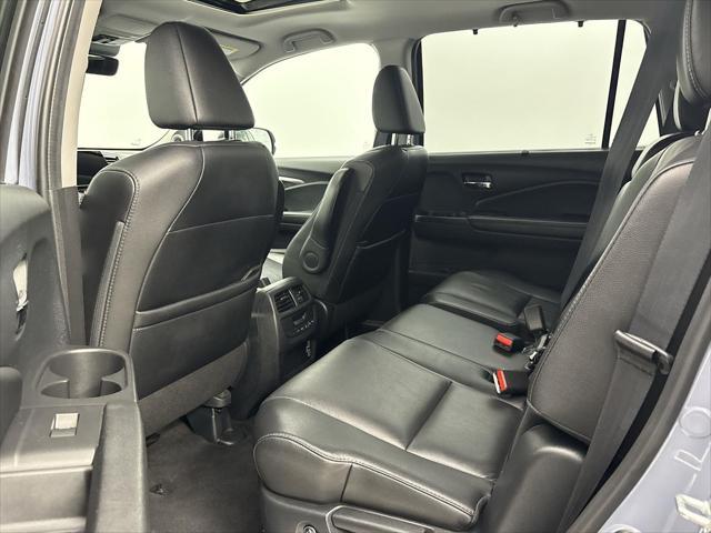 Photo of 2022 Sonic Gray Pearl Honda Pilot