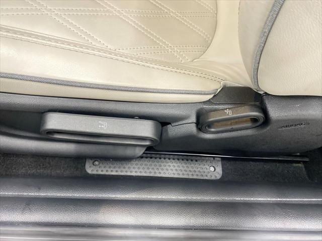 Photo of 2023 White Silver Metallic MINI Hardtop