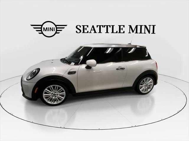 Photo of 2023 White Silver Metallic MINI Hardtop