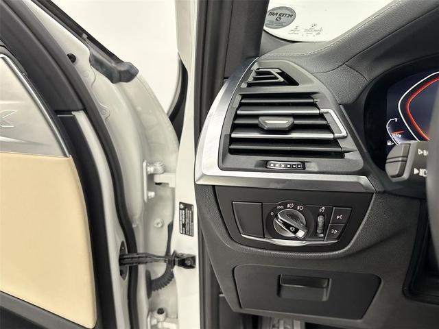Photo of 2023 Alpine White BMW X3