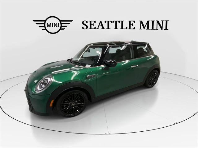Photo of 2023 British Racing Green IV Metallic MINI Hardtop