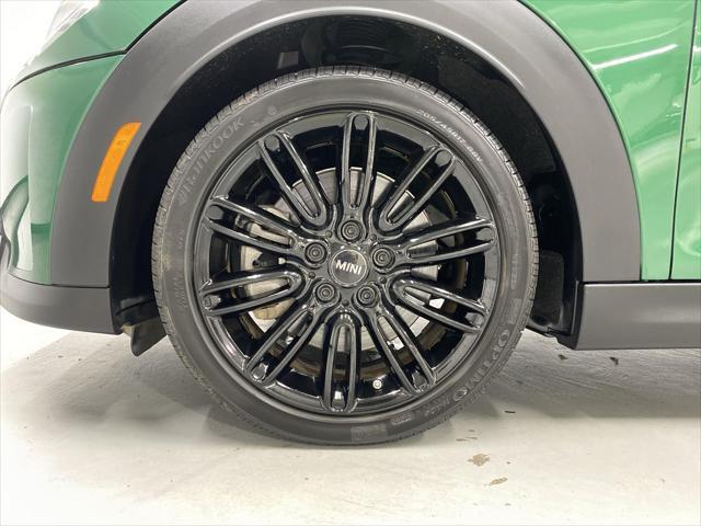 Photo of 2023 British Racing Green IV Metallic MINI Hardtop