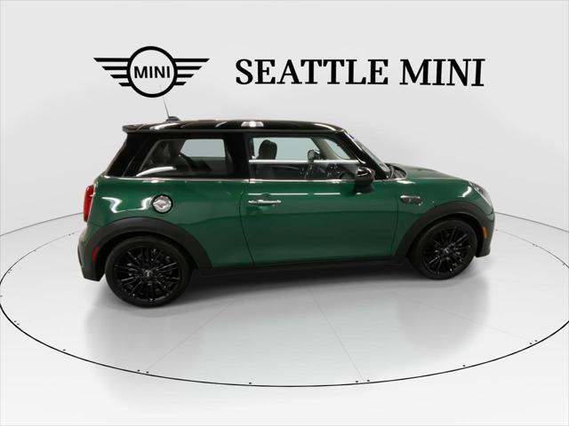 Photo of 2023 British Racing Green IV Metallic MINI Hardtop