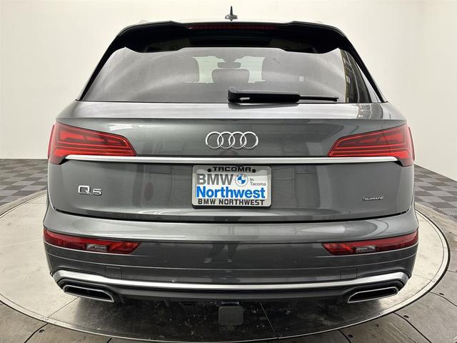 Photo of 2022 Daytona Gray Pearl Effect Audi Q5