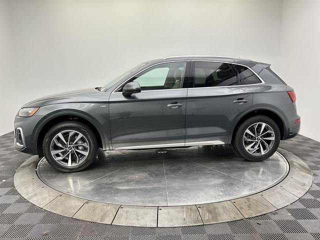 Photo of 2022 Daytona Gray Pearl Effect Audi Q5