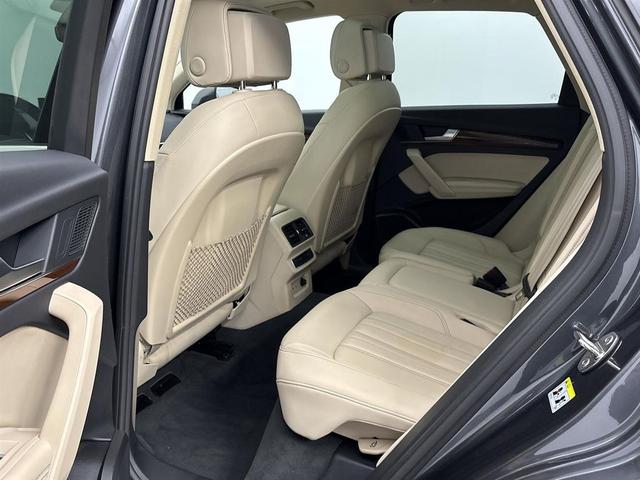 Photo of 2022 Daytona Gray Pearl Effect Audi Q5