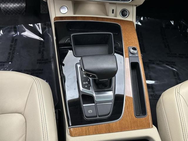 Photo of 2022 Daytona Gray Pearl Effect Audi Q5