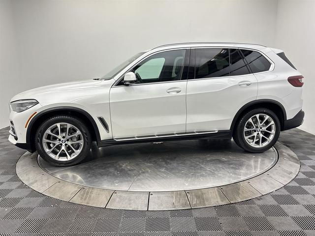 Photo of 2022 Mineral White Metallic BMW X5