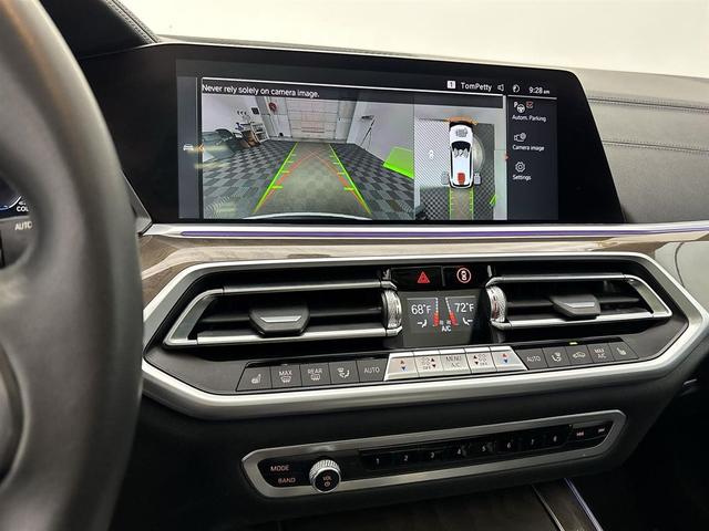 Photo of 2022 Mineral White Metallic BMW X5