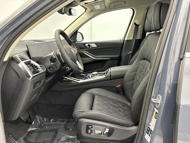 Photo of 2026 Sparkling Copper Metallic BMW X7