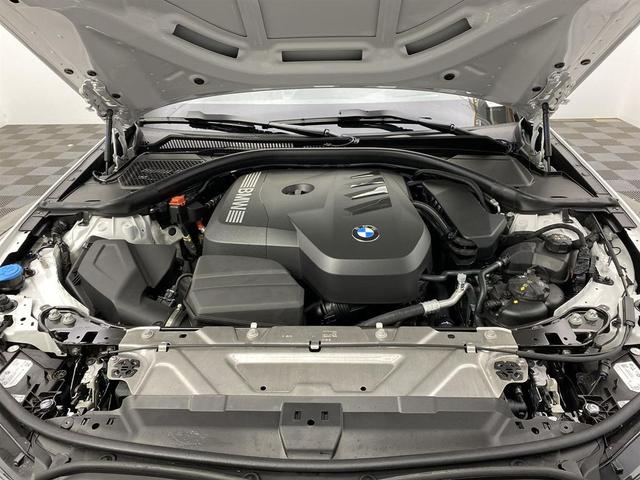 Photo of 2025 Mineral White Metallic BMW 330