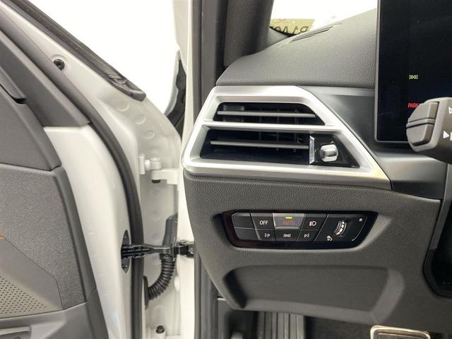 Photo of 2025 Mineral White Metallic BMW 330