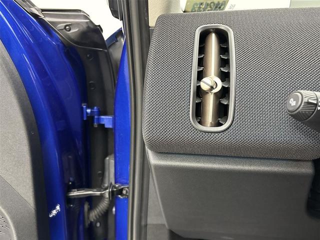 Photo of 2025 Blazing Blue Metallic MINI Countryman