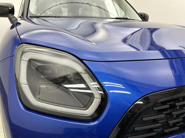 Photo of 2025 Blazing Blue Metallic MINI Countryman