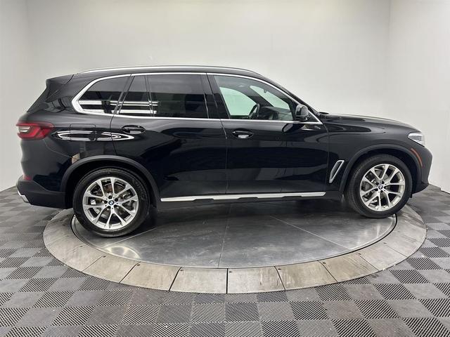 Photo of 2021 Jet Black BMW X5