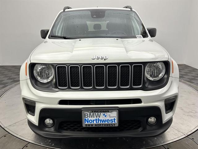 Photo of 2022 Alpine White Clearcoat Jeep Renegade