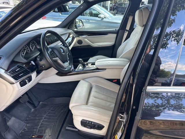 Photo of 2017 Black Sapphire Metallic BMW X5