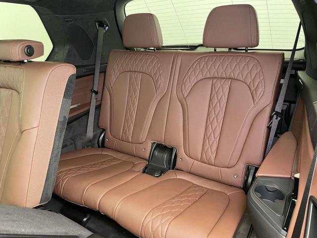 Photo of 2026 Tanzanite Blue II Metallic BMW X7