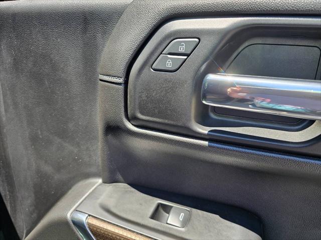 Photo of 2019 Black Chevrolet Silverado 1500