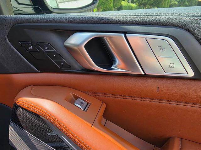 Photo of 2022 Black BMW X7