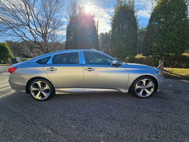 Photo of 2019 Lunar Silver Metallic Honda Accord