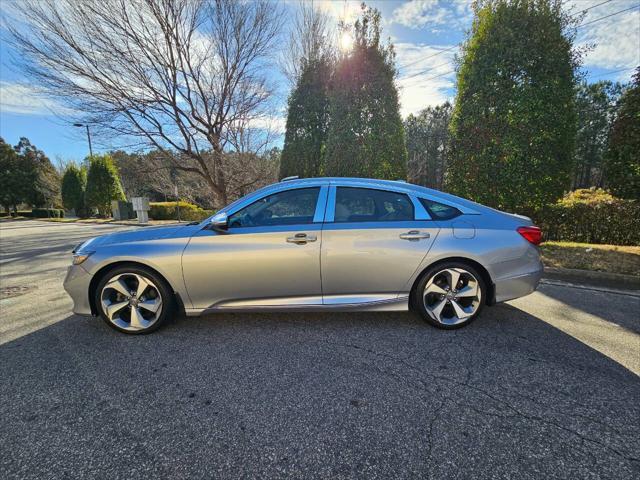 Photo of 2019 Lunar Silver Metallic Honda Accord