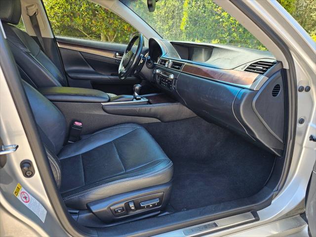 Photo of 2015 Ultra White Lexus GS 350