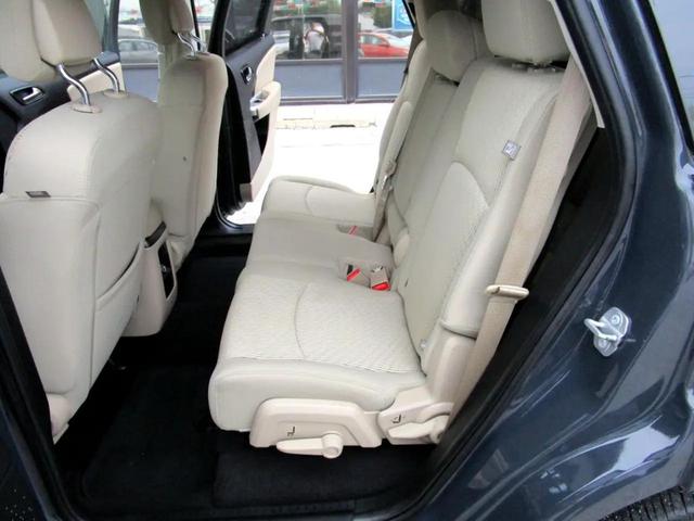 Photo of 2018 Gray Dodge Journey