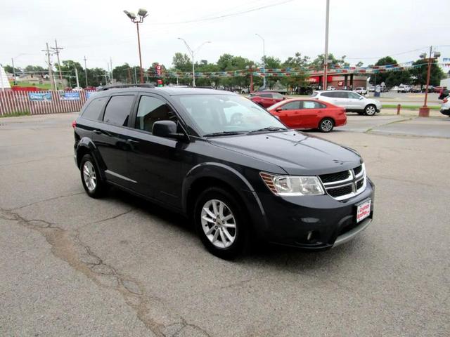 Photo of 2018 Gray Dodge Journey