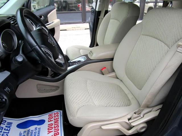 Photo of 2018 Gray Dodge Journey