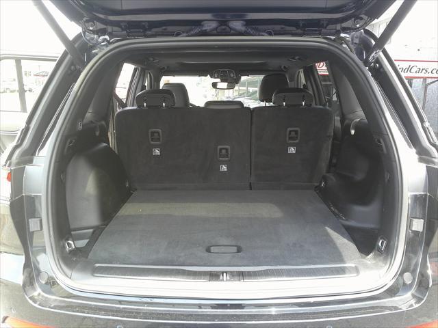 Photo of 2023 Diamond Black Crystal Pearlcoat Jeep Grand Cherokee
