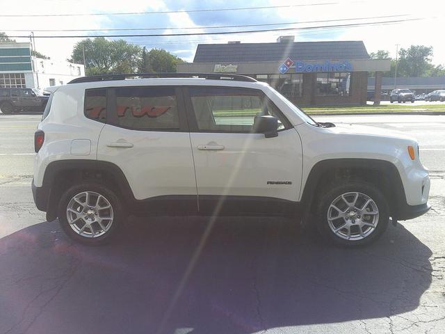Photo of 2022 Alpine White Clearcoat Jeep Renegade