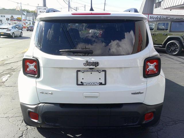 Photo of 2022 Alpine White Clearcoat Jeep Renegade