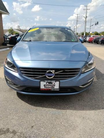 Photo of 2015 Power Blue Metallic Volvo V60