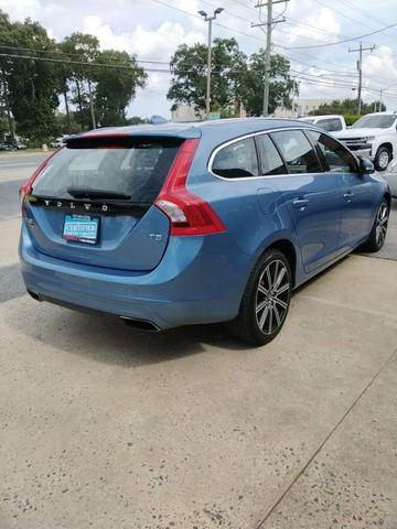 Photo of 2015 Power Blue Metallic Volvo V60