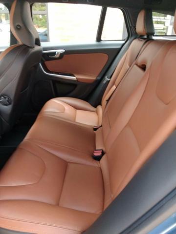 Photo of 2015 Power Blue Metallic Volvo V60