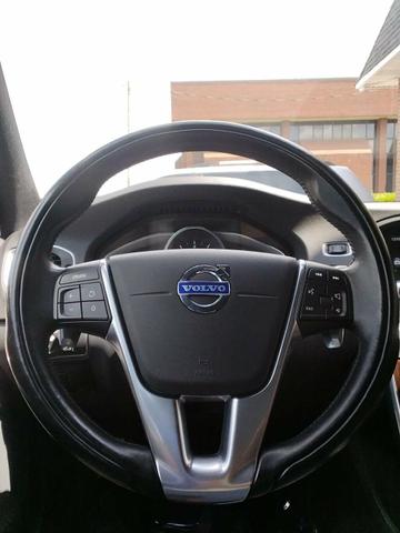 Photo of 2015 Power Blue Metallic Volvo V60