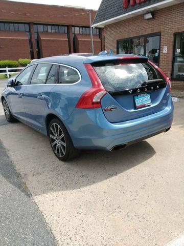 Photo of 2015 Power Blue Metallic Volvo V60