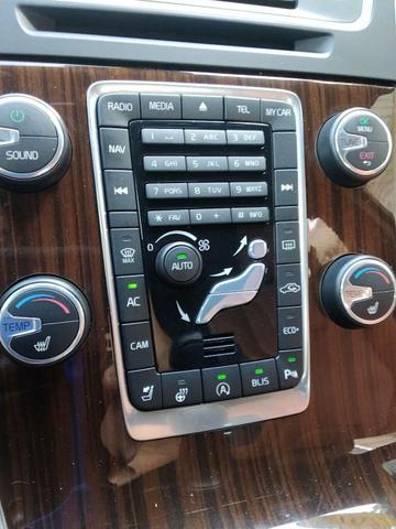 Photo of 2015 Power Blue Metallic Volvo V60