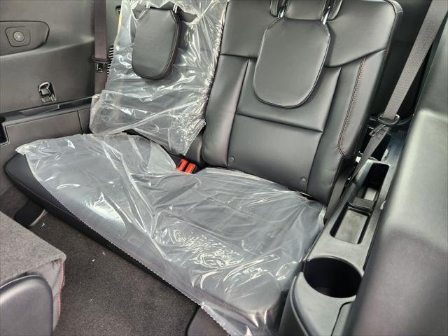 Photo of 2025 Star White Metallic Tri-Coat Ford Explorer