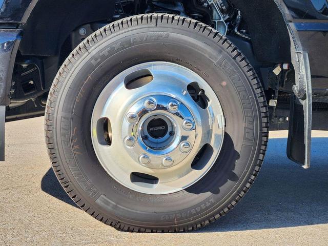 Photo of 2025 Agate Black Metallic Ford F-350