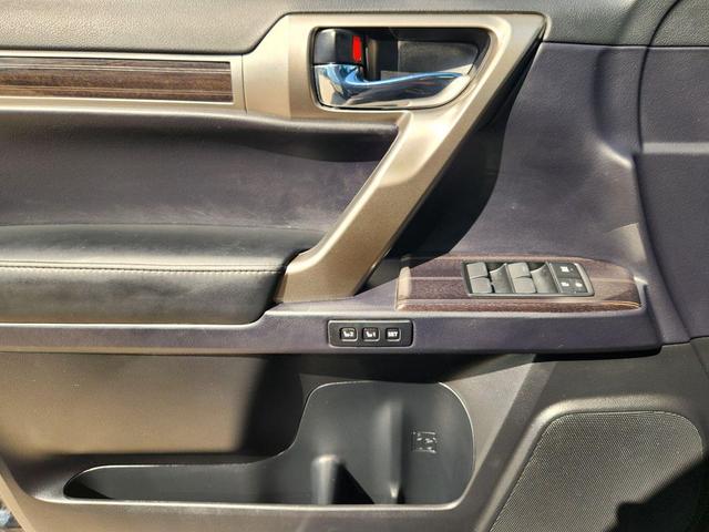 Photo of 2021 Black Onyx Lexus GX 460