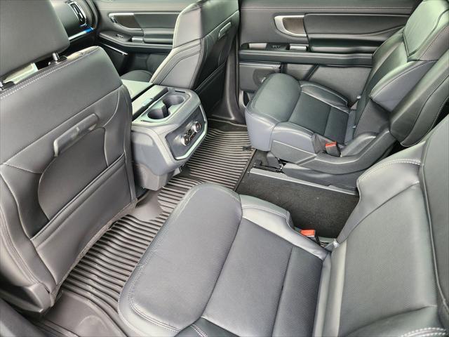Photo of 2025 Agate Black Metallic Ford Expedition Max